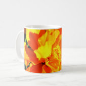 Hübsche orange Ringelblumen-sonnige Blumen nett Kaffeetasse (Vorderseite Links)