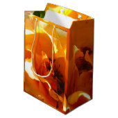 Hübsche Orangen-Rose Mittlere Geschenktüte (Rückseite Schrägansicht)