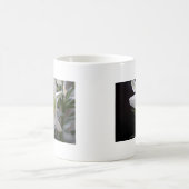 Hübsche Osterlilie-Blume in Schwarz Kaffeetasse (Mittel)