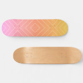 Hübsche Pastelle Hypnotic Diamond Moderner Pop Kun Skateboard (Horizontal)