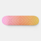 Hübsche Pastelle Hypnotic Diamond Moderner Pop Kun Skateboard (Horizontal)