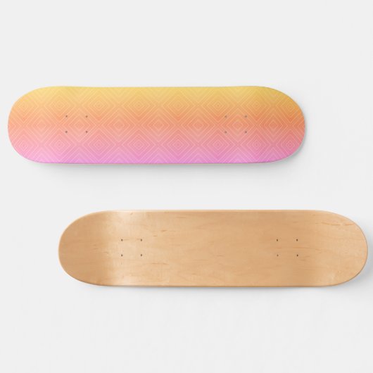 Hübsche Pastelle Hypnotic Diamond Moderner Pop Kun Skateboard (Horizontal)