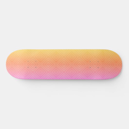 Hübsche Pastelle Hypnotic Diamond Moderner Pop Kun Skateboard (Horizontal)
