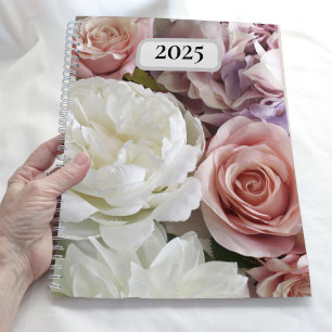 Hübsche Peonings und Rose nach Jahrgang Planer