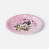 Hübsche Personalisierte asiatische Girl and Doll G Pappteller (Schrägansicht)