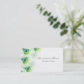 Hübsche Pfauenfedern über Weiß Visitenkarte (Stehend Vorderseite)