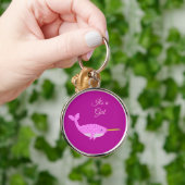 Hübsche Pink Baby Girl Narwhal Gender Aufdeckung C Schlüsselanhänger (Hand)