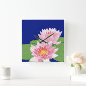 Hübsche Pink Water Lilie: Square Wall Clock Quadratische Wanduhr (Zuhause)