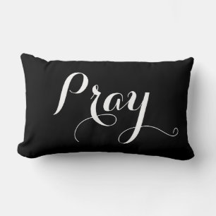 hübsche PRAY in Schriftzeichen   Lendenkissen