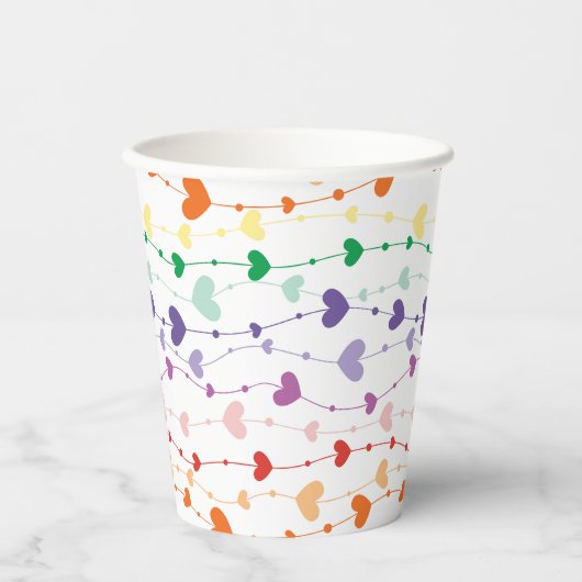 Hübsche Rainbow Hearts Pattern Kids Pappbecher (Vorderseite)