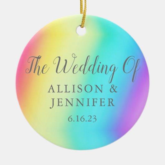 Hübsche Rainbow-Personalisierte LGBTQ-Hochzeit Keramik Ornament (Vorne)
