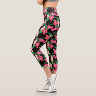 Hübsche rosa Blossom-Blume Paint Black Design  Capri Leggings