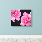 Hübsche Rosa-Blume Moderne minimalistische Blumen Leinwanddruck (Insitu (Holzboden))