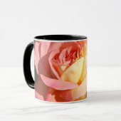 Hübsche rosa-gelbe Blume, kundenspezifisch Tasse (Vorderseite Links)