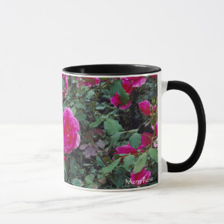 Hübsche rosa Rosen auf Busch Tasse
