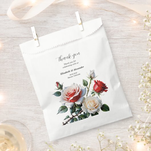 Hübsche Rosa-rote Rosen Blumenhochzeit Geschenktütchen (Ausgeschnitten)