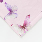 Hübsche Rosa Schmetterlinge Individuelle Name Girl Fleecedecke (Ecke)