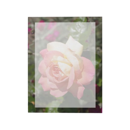 Hübsche rosa und gelbe Blume. floral Notizblock (Rotiert)