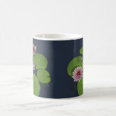 Hübsche Rosa Wasserlilie und Libelle Kaffeetasse (Mittel)