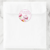 Hübsche rosa Zinnspitzen auf weißer Hochzeit Runder Aufkleber (Tasche)