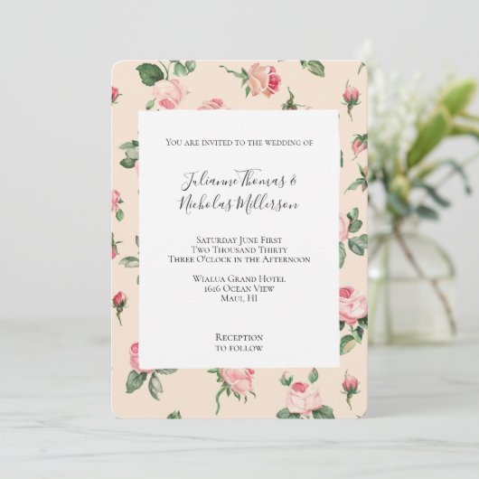 Hübsche Rose Blumenpfirsichcreme Einladung (Stehend Vorderseite)