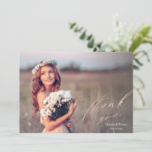 Hübsche Rose Gold Script Foto Abschluss Vielen Dan Dankeskarte (Stehend Vorderseite)