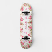 Hübsche Rosen und rosa Schmetterlinge Skateboard (Vorderseite)