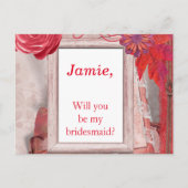 Hübsche rote Blume Werden Sie meine Brautjungfrau Einladungspostkarte (Vorderseite)