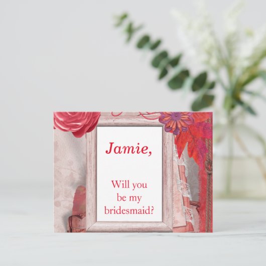 Hübsche rote Blume Werden Sie meine Brautjungfrau Einladungspostkarte (Stehend Vorderseite)