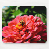 Hübsche Rote Blüte und Honigbiene Mousepad (Vorne)
