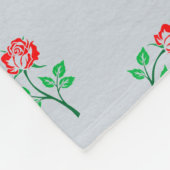 Hübsche Rote Rose Minimalistisches Muster Pastellb Fleecedecke (Ecke)