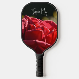 Hübsche Rote Rose mit Name und Monogramm Pickleball Schläger