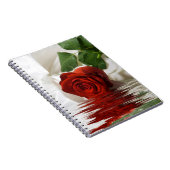 Hübsche Rote Rose mit Reflektion Notizblock (Rechte Seite)