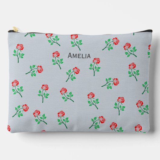 Hübsche Rote Rose Muster Pastellblau Personalisier Zubehörtasche (Vorderseite)