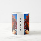 Hübsche Rothaardame am Strand Personalisiert Kaffeetasse (Mittel)