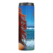 Hübsche Rothaardame am Strand Thermosbecher (Rückseite)