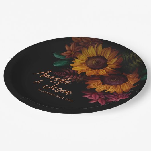 Hübsche Rustikale Burnt Orange Blumenfeier Pappteller (Schrägansicht)