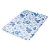 Hübsche rustikale Country Blue Floral Botanic Badematte (Schrägansicht)