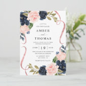Hübsche rustikale Navy-Blush-Blumen-Hochzeitseinla Einladung (Stehend Vorderseite)