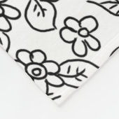 Hübsche schwarz-weiße Blumen Fleecedecke (Ecke)