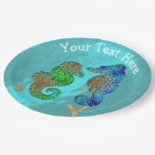 Hübsche Seepferde, die in blauem Meer schwimmen Pappteller (Schrägansicht)