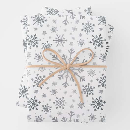 Hübsche Silberschneeflocken auf Winterweiß Geschenkpapier Set (Beispiel)