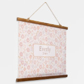 Hübsche Soft-Blume, kundenspezifische Babynamen Ar Wandteppich Mit Holzrahmen (Gewinkelt)