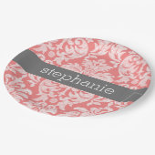 Hübsche Spitze Damask Muster Korallengrau Pappteller (Schrägansicht)