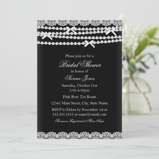 Hübsche Spitzen- und Perlendusche Schwarz Bridal E Einladung (Stehend Vorderseite)