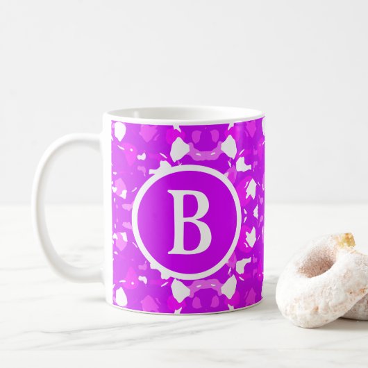 Hübsche symmetrische Zeichen in Rosa und Weiß Kaffeetasse (Mit Donut)