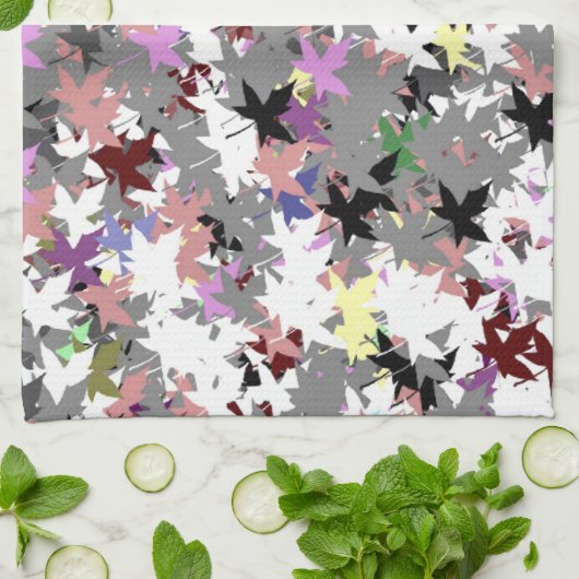 HÜBSCHE TREE-BLÄTTER HANDTUCH (Gefaltet)