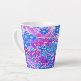 Hübsche Violett-Blau- und Limettengrüne Blume Milchtasse