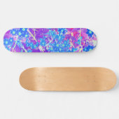 Hübsche Violett-Blau- und Limettengrüne Blume Skateboard (Horizontal)