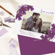 Hübsche violette Blumen Save the Date